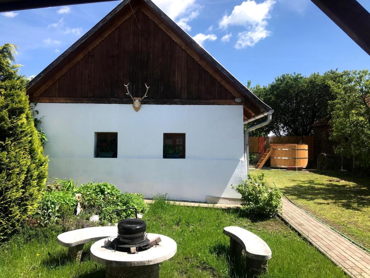 Postakocsi Vendégház Kisgyőr Esterno foto